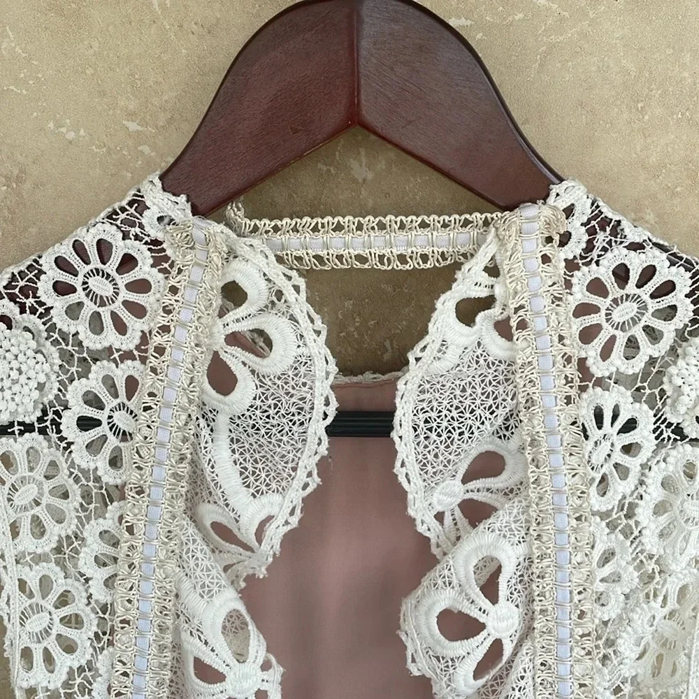 Alexis Dress Mini Size XS Lace Floral Lined Sleeveless Off White Asymm Hem - Picture 5 of 11